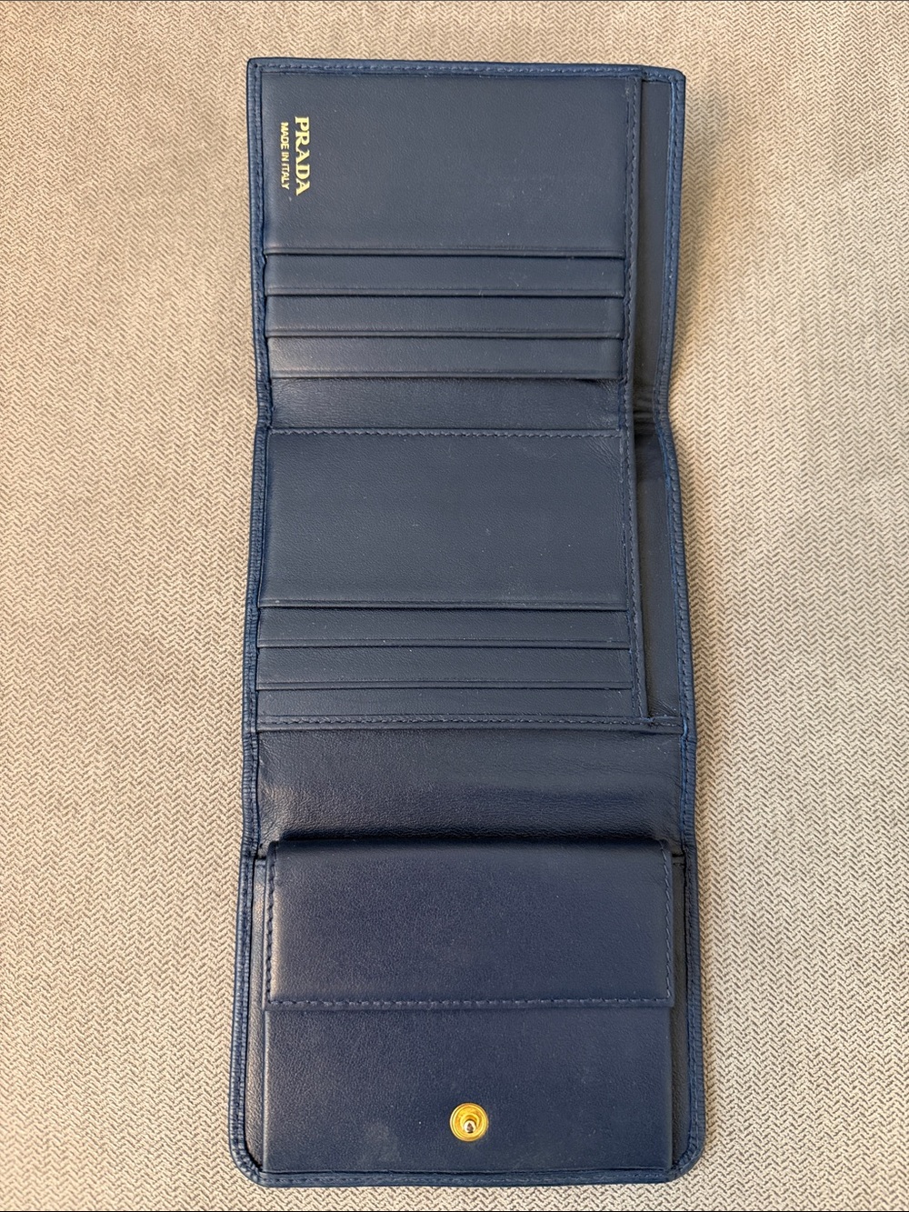 Authentic Prada Navy Blue Saffiano Leather Compact Wallet with Gold Logo - Picture 2 of 9